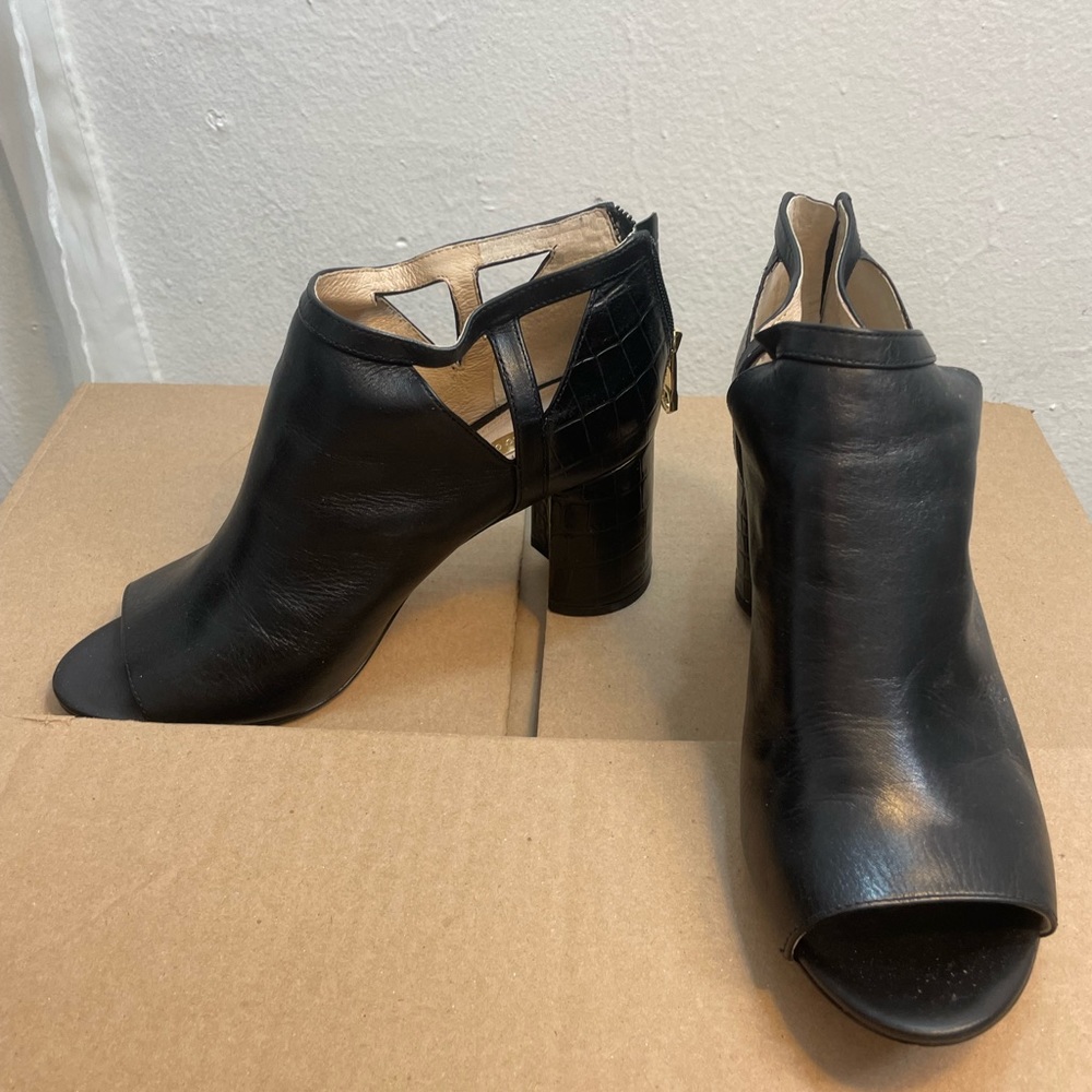 Booties black